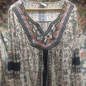 Akemi+Kin Long sleeve boho style top
